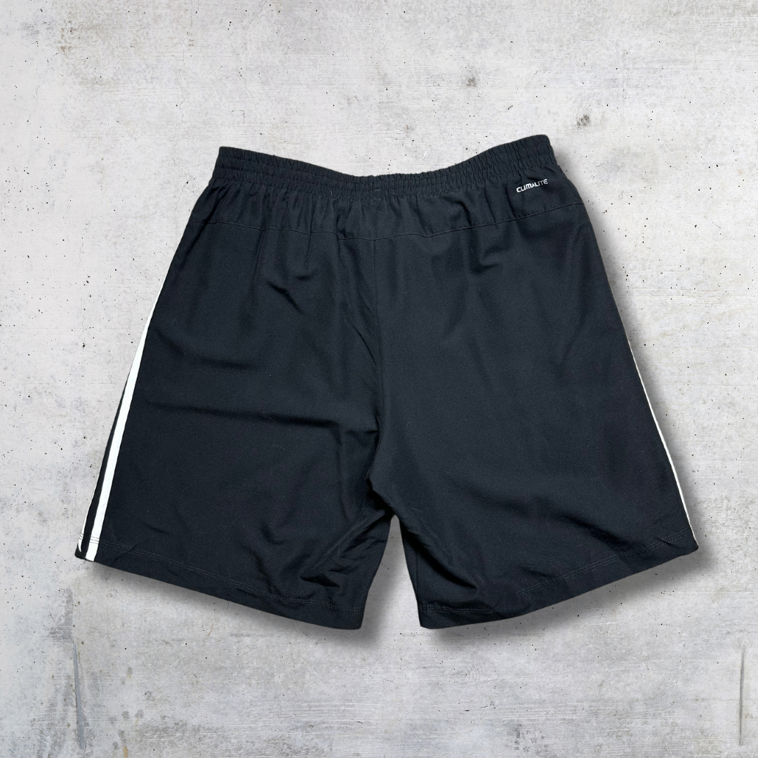 SHORT ADIDAS VINTAGE NOIR 3 BANDES BLANCHES L – Image 2